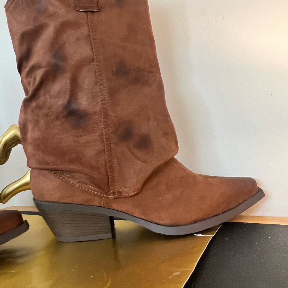“NEW” Never Worn Brown Heeled Boots with Western Charm